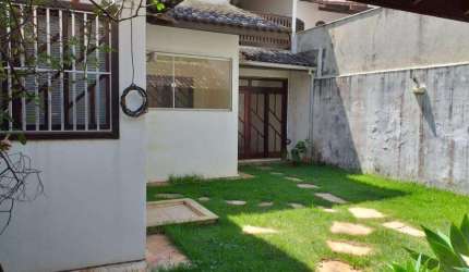 Casa com 3 dormitórios para alugar, 150 m² por R$ 8.000,00/mês - Cavaleiros - Macaé/RJ