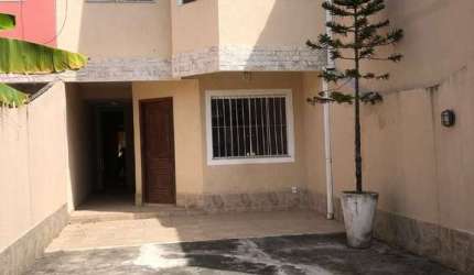 Casa com 3 dormitórios à venda, 110 m² por R$ 580.000,00 - Costazul - Rio das Ostras/RJ