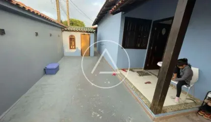 Atlântica Imóveis tem excelente casa para locação em condomínio fechado no São Marcos em Macaé R$2.700,00