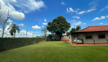 EXCELENTE CHÁCARA  COM 2 CASAS