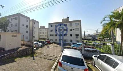 Apartamento com 3 quartos para alugar na Rua Agrolândia, 55, Bela Vista, São José por R$ 2.500