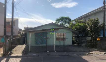 Casa com 3 quartos à venda no Cajuru, Curitiba  por R$ 245.000