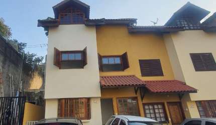Vende-se Sobrado 4 dorms. (2 suítes) em Cond. Fechado na Vila Rosália