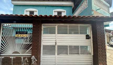 Aluga - se Sobrado 3 Dormitórios 2 vagas de garagem em Guarulhos - Jardim Jovaia