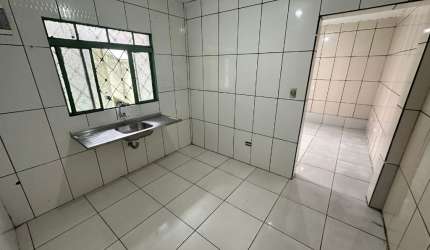 Aluga-se Casa 3 cômodos no Jd Adriana com vaga de garagem - Travessa Av. Brig Faria lima