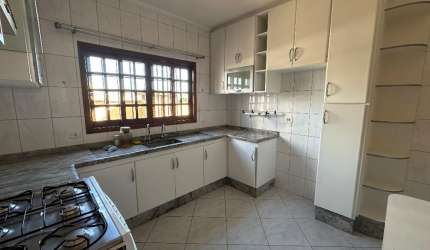 Vende-se Sobrado no Jd. Santa Cecília Guarulhos.