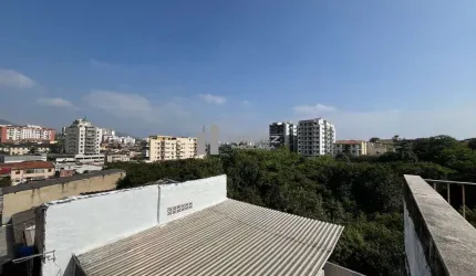 Vendo casa de vila triplex linda na rua Americana (Cachambi).