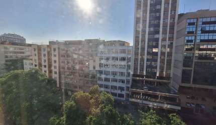 Haddock Lobo - Sala comercial em 2 ambientes, recepção, 2 banheiros e cozinha com 1 vaga de garagem na escritura - portaria 24 horas