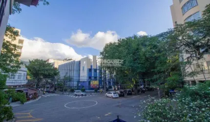 Código 2711 - Casa com 5 quartos - 3 vagas - Churrasqueira - Grajaú - Rio de Janeiro