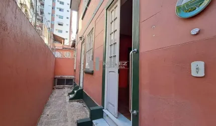 A VENDA CASA DUPLEX, 4 QUARTOS, EM VILA ISABEL, JUNTO AO POLO GASTRONOMICO.