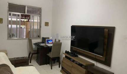Apartamento tipo casa 2 quartos, sendo 1 suíte, na Rua Barão de Itaipú.