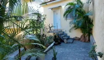 Rua Santa Maria Rossello, Tijuca, colado a Rua Uruguai.Casa à venda. Código 21641
