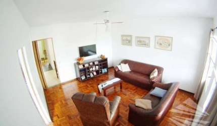 Casa com 3 dormitórios e edícula à venda, 220 m² por R$ 450.000 - Jardim Independência - Taubaté/SP