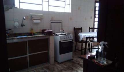 Casa com 3 dormitórios à venda, 211 m² - Emecal - Taubaté/SP