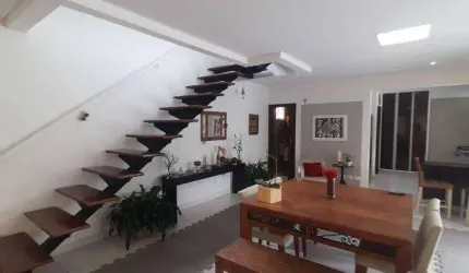 Sobrado com 3 dormitórios à venda, 322 m² - Campos do Conde 2 Versailles - Tremembé/SP