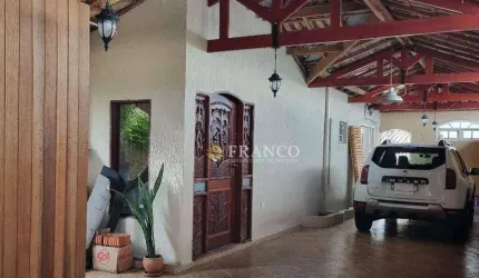 Casa com 3 dormitórios à venda, 320 m² - Chácara do Visconde - Taubaté/SP