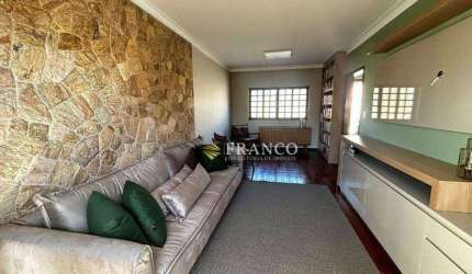 Sobrado triplex com 5 dormitórios à venda, 320 m² - Centro - Taubaté/SP