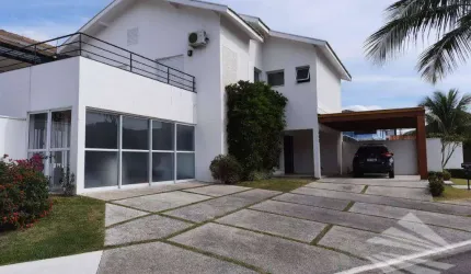 3 quartos e 1 escritório.