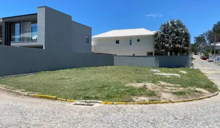 Terreno plano de esquina - Condomínio Havaí