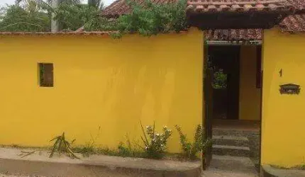 Casa com 2 quartos - XV de Novembro (Araruama)  Quintal amplo e garagem