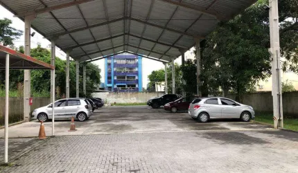 Galpão com amplo terreno ao lado da prefeitura - Araruama/RJ