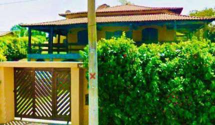 Casa com 5 quartos (2 suítes) e área de lazer na Vila Capri - Araruama/RJ