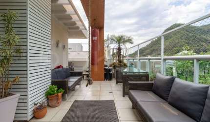 Apartamento Cobertura Duplex com 4 quartos, próxima à Praia de Itacoatiara, Niterói/RJ