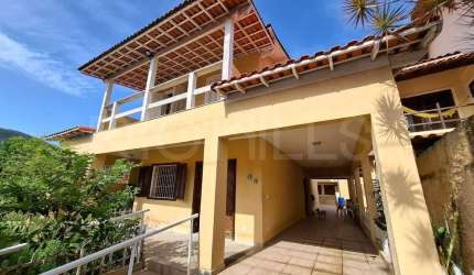 Casa Duplex de 6 quartos, com 262m², à venda em Piratininga, Niterói/RJ