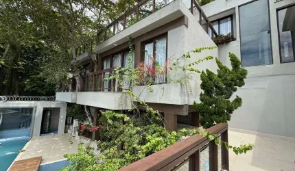 Casa À Beira D'Água de 5 quartos, com 800m², à venda em São Francisco, Niterói/RJ