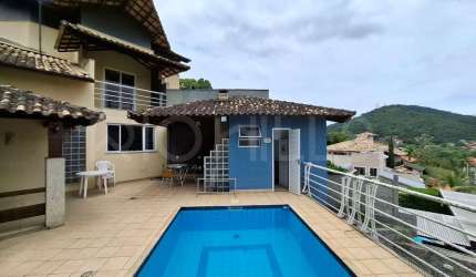 Casa Duplex de 4 quartos, com 303m², à venda em Maria Paula, Niterói/RJ