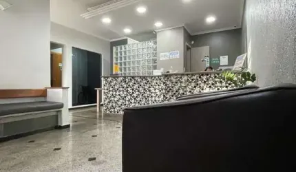 Imóvel comercial disponível para locação na Avenida Lava Pés