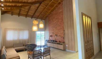 Casa a venda em Chapada dos Guimarães com vista e rodeada de mata nativa