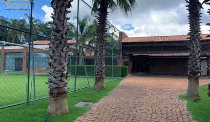 Casa de Luxo no Centro de Chapada dos Guimarães-MT: 5 Quartos, 5 Suítes, 6 Salas, 4 Vagas de Garagem, 800m² de Área.