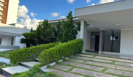 Casa Térrea de Alto Padrão para Locação no Condomínio Village das Américas | 4 Suítes, Piscina e Condomínio Fechado ? Cuiabá/MT