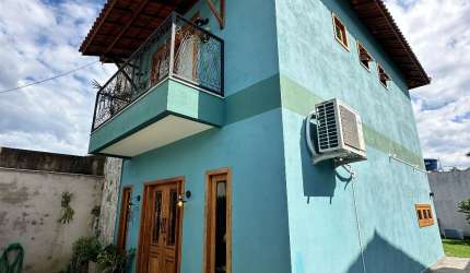 Casa individual | 3 quartos sendo 1 suíte com closet e varanda | energia solar | 04 vagas de garagem | R$ 1.300.000,00. - Morada de Laranjeiras Serra ES