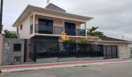 Casa em Fazenda Santo Antônio, São José/SC