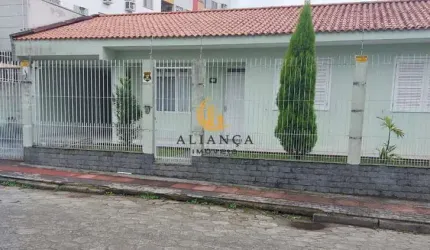 Casa à venda no bairro Nossa Senhora do Rosário - São José/SC
