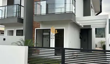 Sobrado em Forquilhas, São José/SC