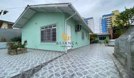 Casa à venda no bairro Areias - São José/SC