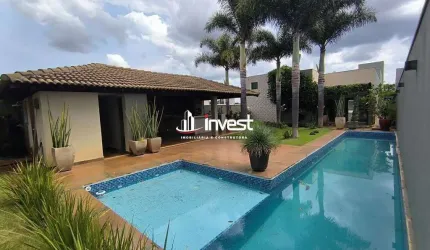 Linda e aconchegante casa a venda em um dos condomínios mais luxuosos da Cidade