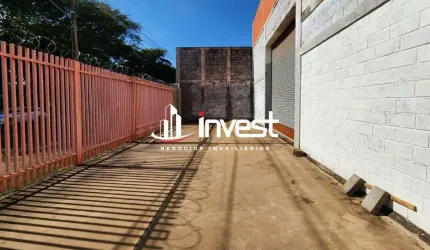 Disponível para locação, galpão de esquina localizado na área industrial do bairro Jd. Maracanã.