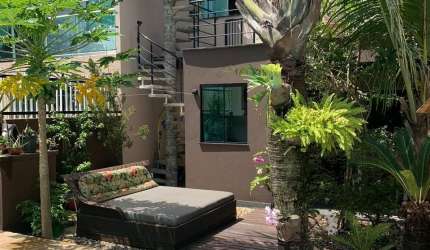 Casa com piscina na Praia dos Amores em Balneario Camboriu