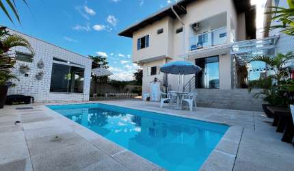 Casa duplex com piscina em Balneário Camboriú