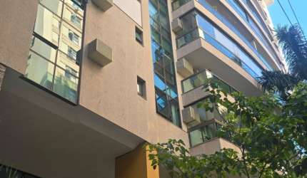 VENDO EXCELENTE COBERTURA DUPLEX NO CORAÇÃO DE ICARAÍ!