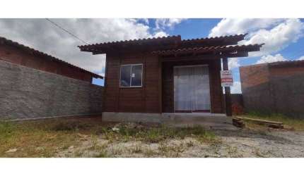 CASA RESIDENCIAL  ARAQUARI - SC
