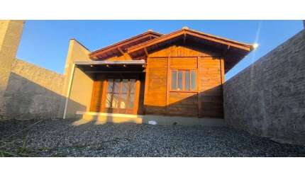 CASA RESIDENCIAL  ARAQUARI - SC