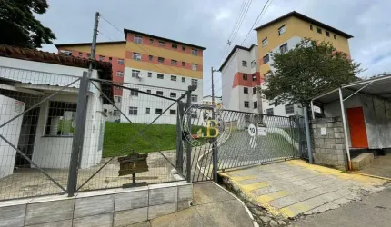 Apartamento com 2 dormitórios à venda, 48 m² por R$ 110.000,00 - Previdenciários - Juiz de Fora/MG
