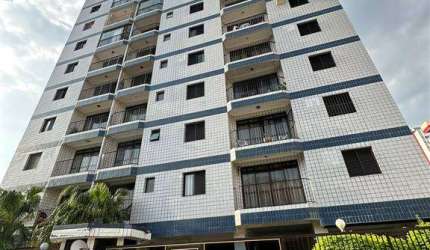 Apartamento de 2 dormitórios com garagem e sacada localizado na Ocian - R$ 325 mil