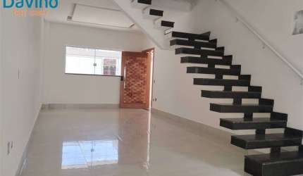 SOBRADO DE ALTO PADRÃO 
3 DORMITÓRIOS, ESPAÇO GOURMET COM CHURRASQUEIRA E PISCINA POR R$800.000,00 À VISTA OU FINANCIAMENTO BANCÁRIO, ESTUDA PERMUTA