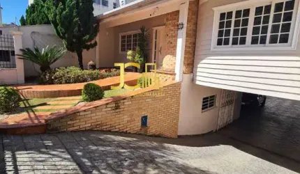 Casa com 3 Quarto(s) e 3 banheiro(s) para Alugar, 439 m² por R$ 10000 / Mês